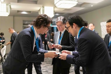 ja-blog-pxs24-party-card-exchanging