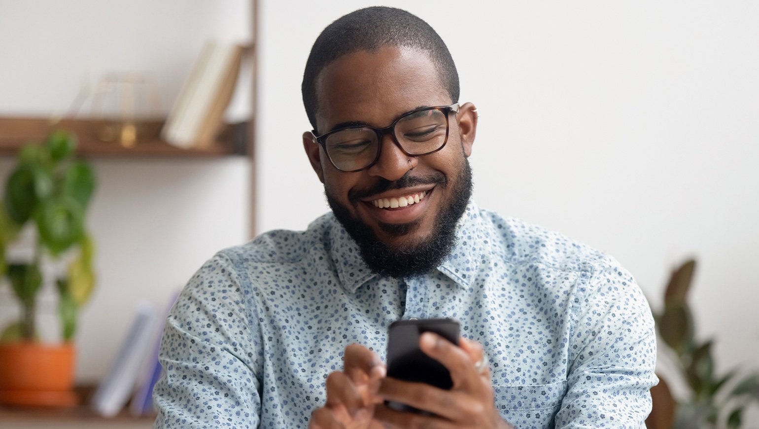 COVID-19 is Affecting Everyone's Shopping Behavior Differently - ©iStockphoto.com/fizkes