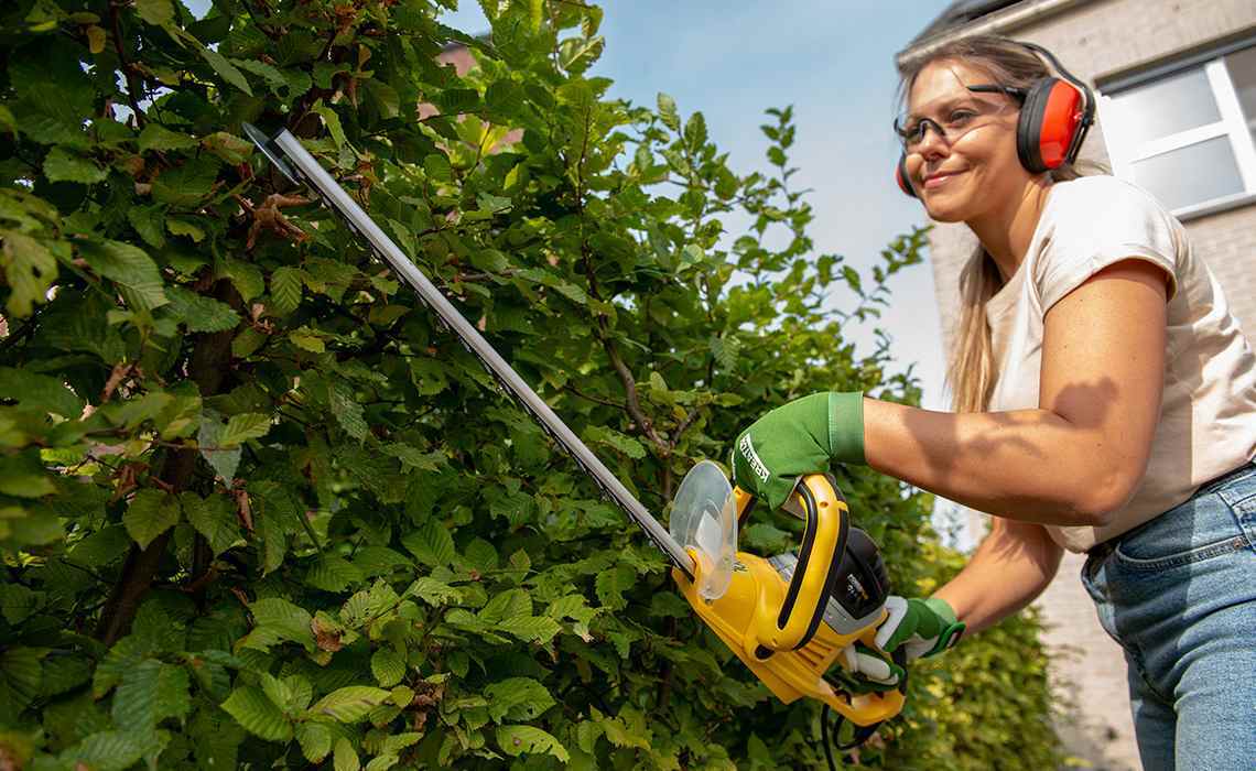 varo-case-study-women-with-tool-inblog